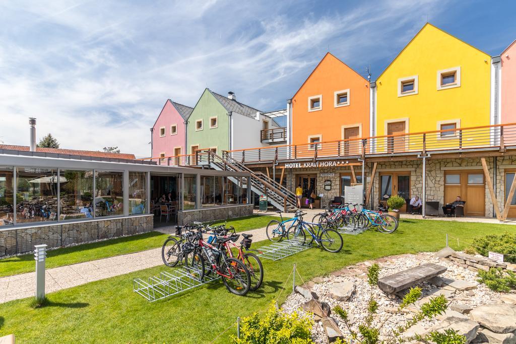 Hotel Kravi Hora Boretice Ngoại thất bức ảnh